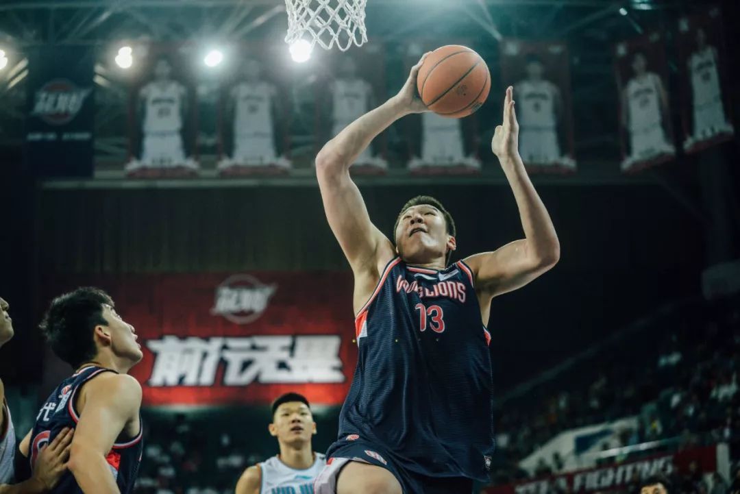 加时末段体能课后，上海久事远射贴柱备战意甲，目标明确，团队化学反应显著的简单介绍