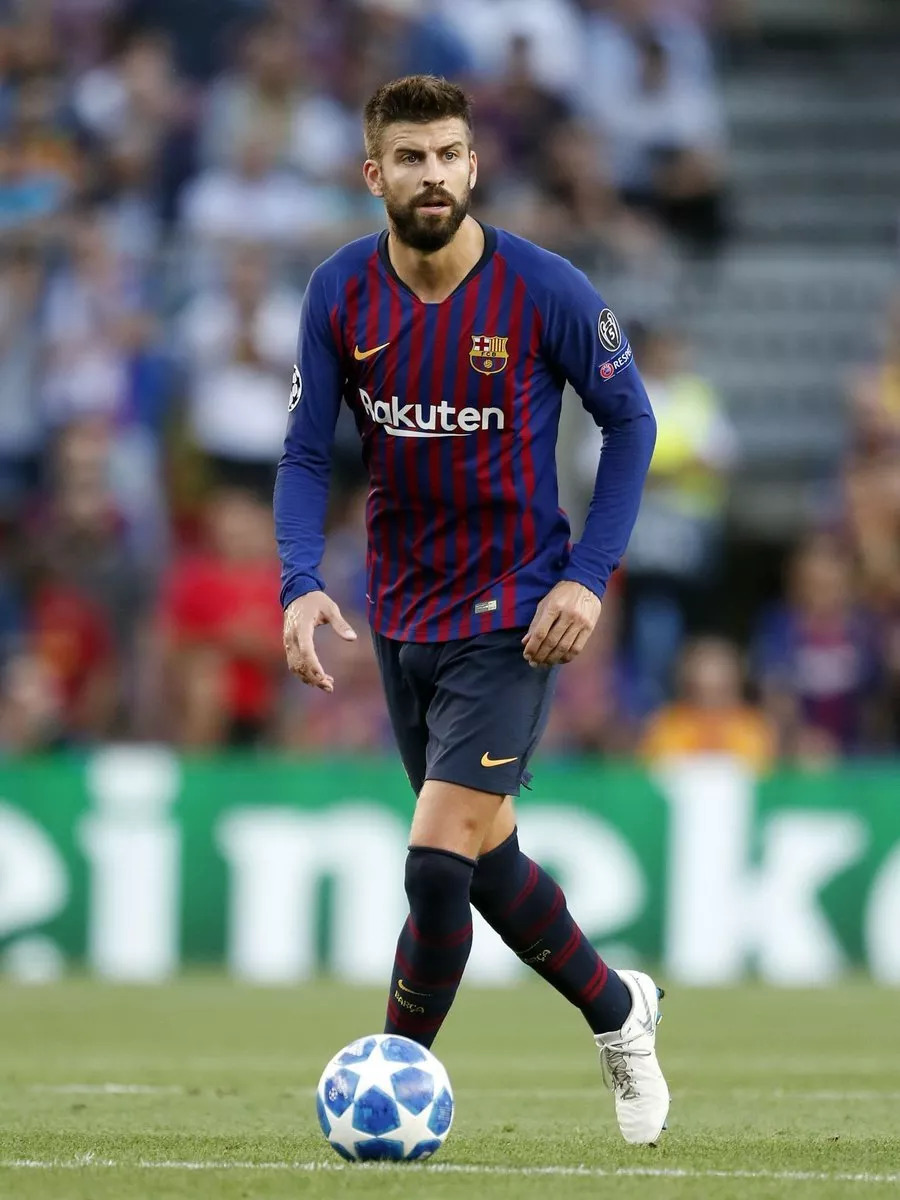 包含窗口期埃因霍温调整名单：西甲节点到来，球迷炸锅，年轻球员得到机会的词条